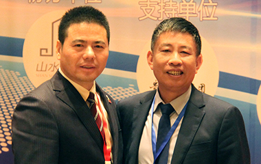 远东控股集团创始人蒋锡培与宦和根董事长在一起